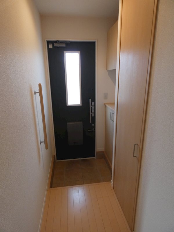 サンラルジュ北館 玄関