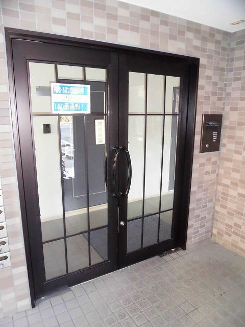 コモド二軒茶屋 エントランス