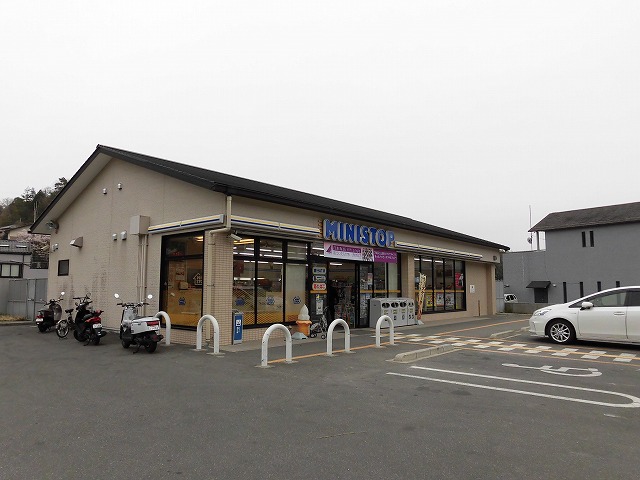 コモド二軒茶屋 コンビニ