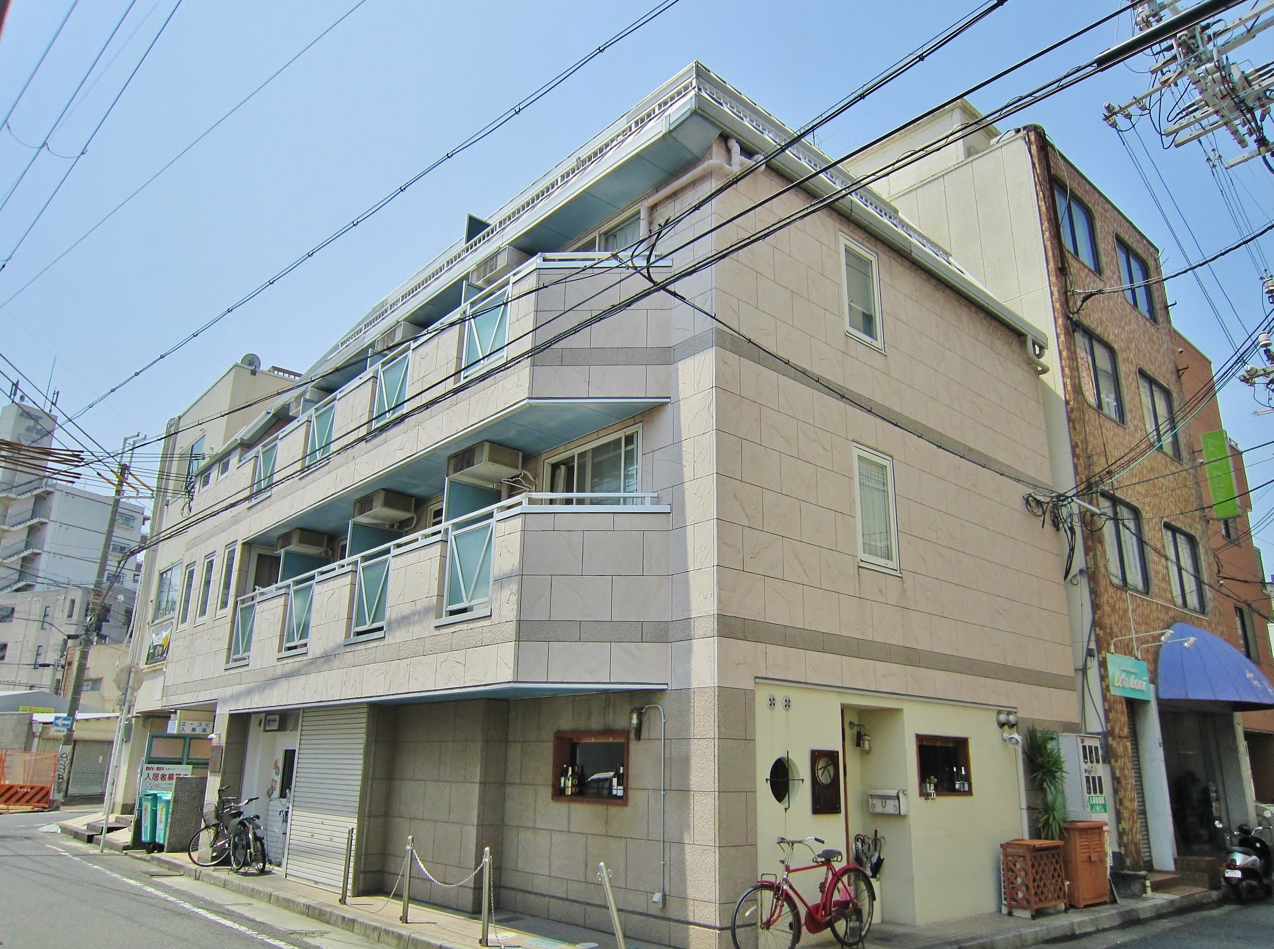 フロンティス 外観