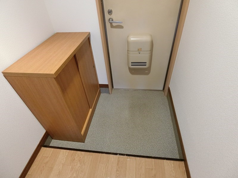 サープラス畑ヶ田 玄関