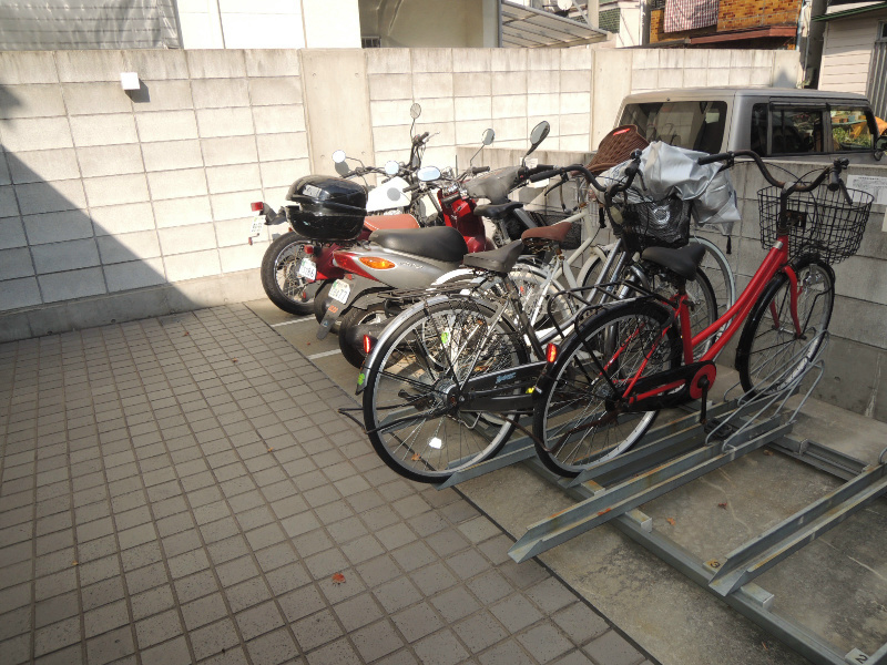 APARTMENT玉串東 駐車場