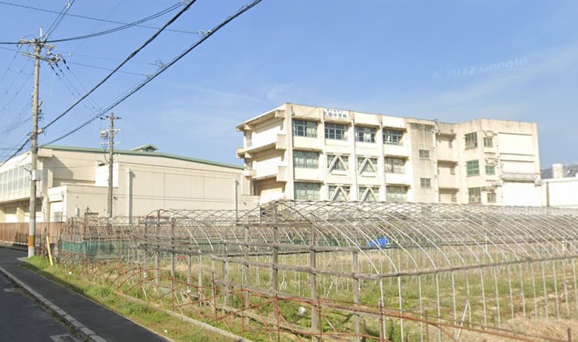 APARTMENT玉串東 中学校