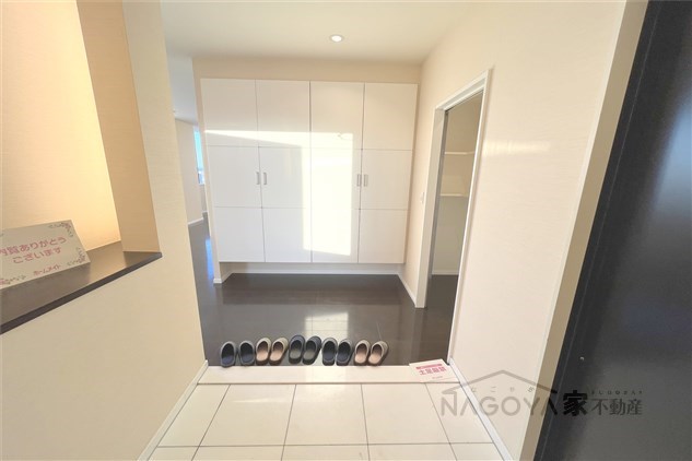 千種タワーヒルズ 玄関