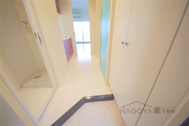 aLATO丸の内 玄関