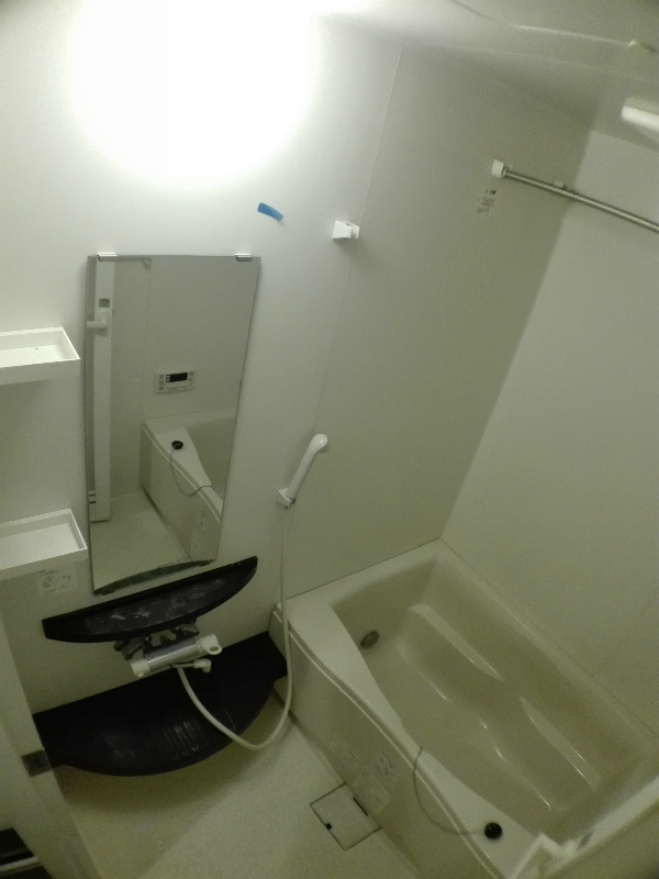 アン･ボルヌ 風呂画像