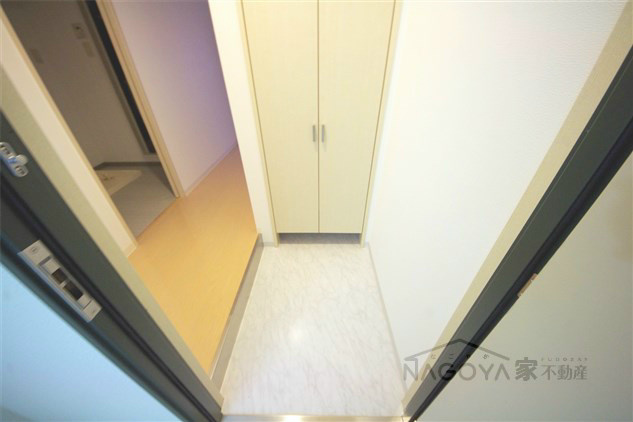 第１５フクマルビル 玄関