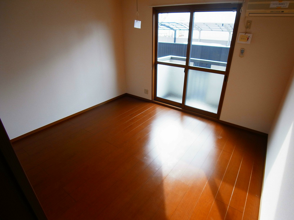 サンモールＳ ベッドルーム