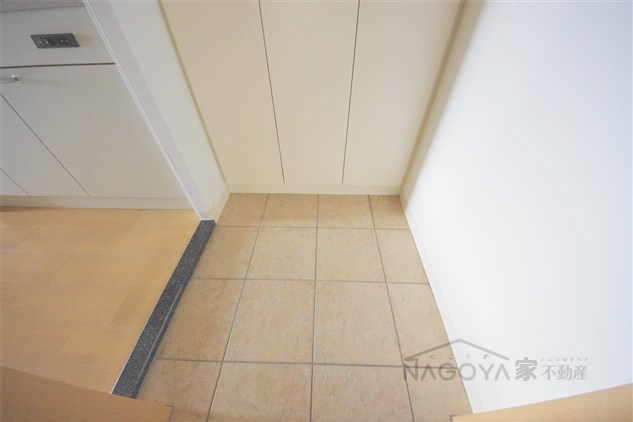 ライブコート千種 玄関