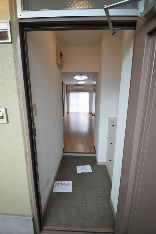 松栄ハイツ 玄関