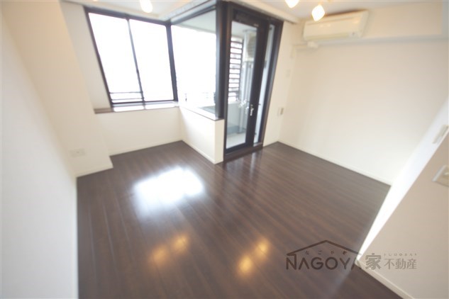 グラン・アベニュー栄 リビング