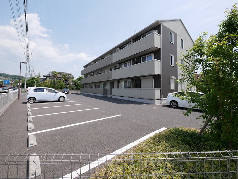 フォアール 駐車場