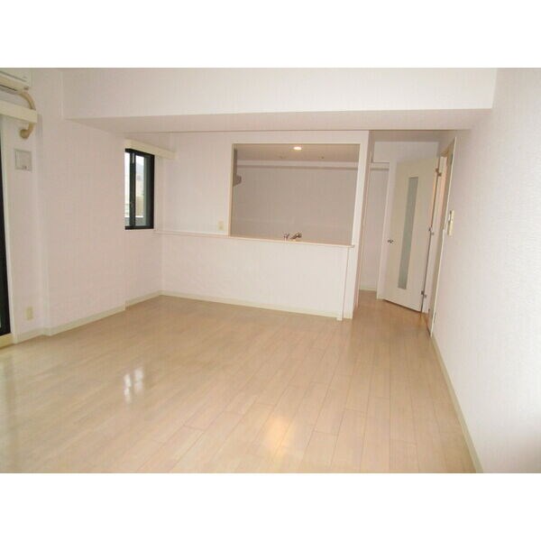 スクエア・アパートメント リビング