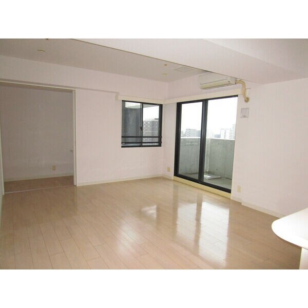 スクエア・アパートメント ベランダ