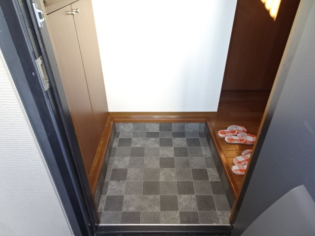 フォーレスしらかばC 玄関