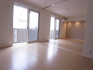 グランジュスト リビング