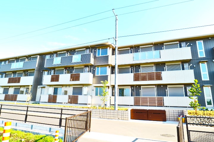 ロイジェントパークスレイクタウンⅢ　E 外観写真