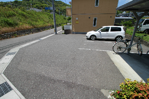 ピアリーメゾン　楓 駐車場