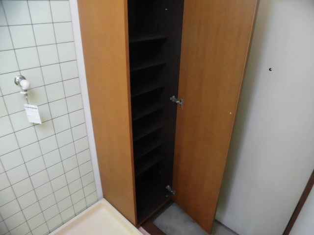 メゾン鎌倉  玄関