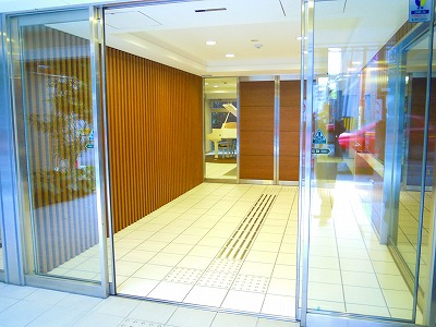 イーグルコート三条京阪 エントランス