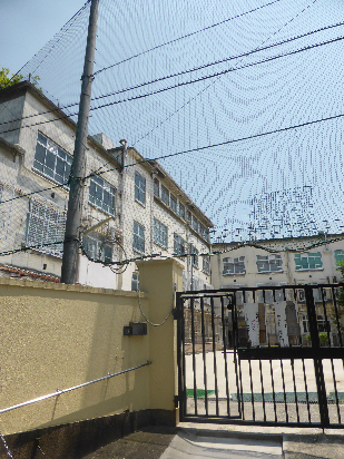 イーグルコート三条京阪 中学校