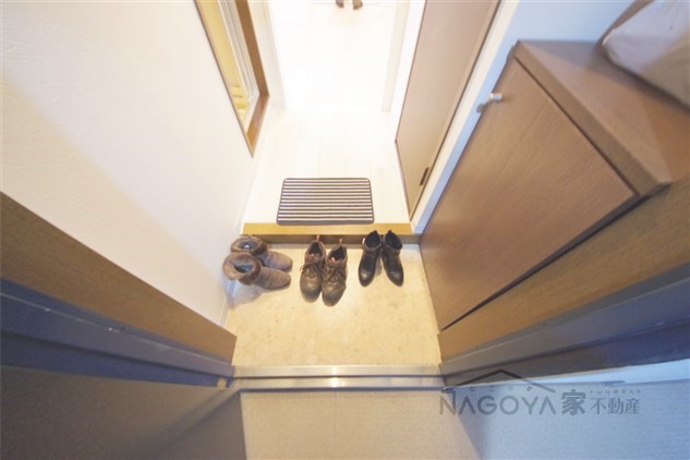 THUマンション 玄関