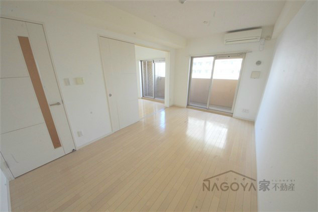 プレサンス名古屋STATIONアブソリュート リビング