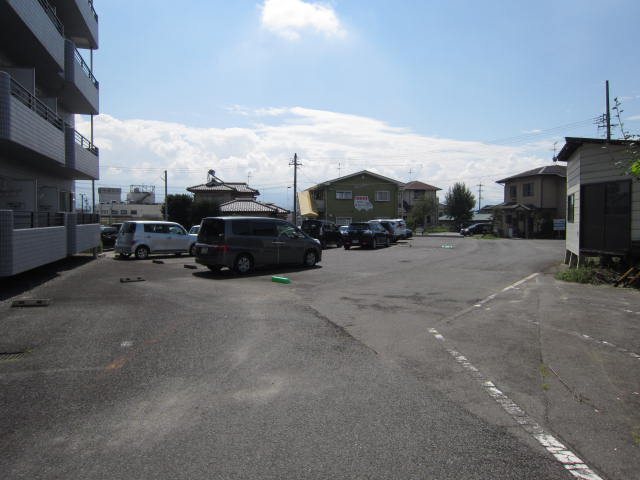 曙町KYハイツ 駐車場