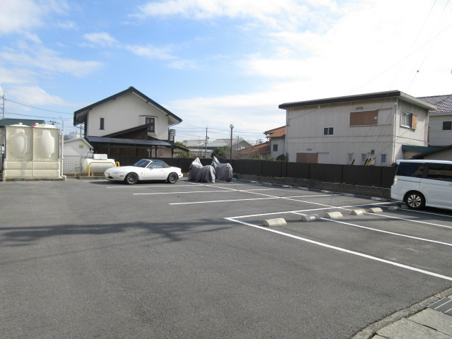 REGINA 駐車場