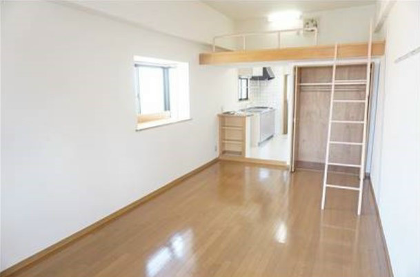 愛知県名古屋市千種区末盛通２丁目 リビング