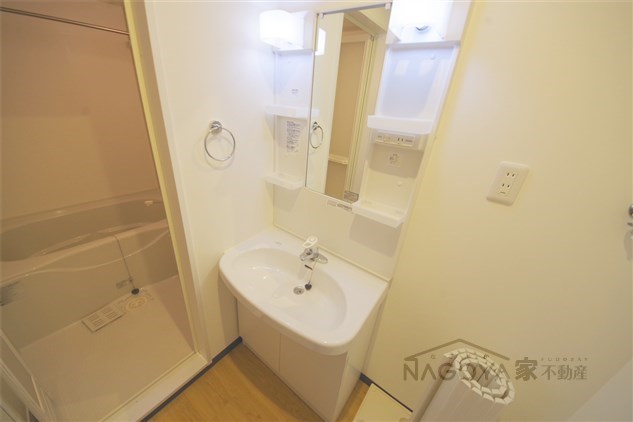 丸の内エンブルコート その他2