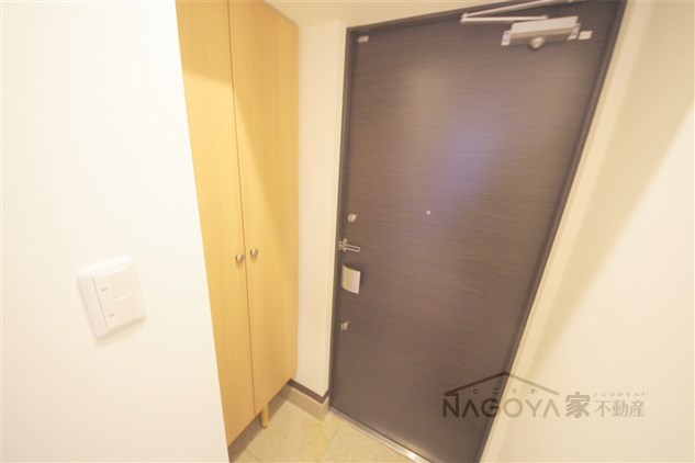 丸の内エンブルコート 玄関