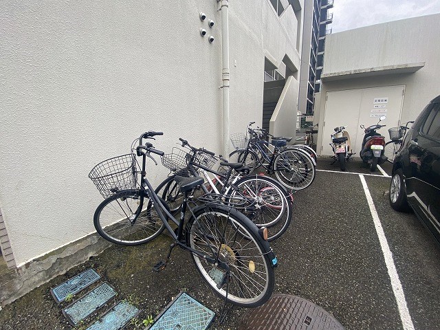 メゾンサモワール 駐車場