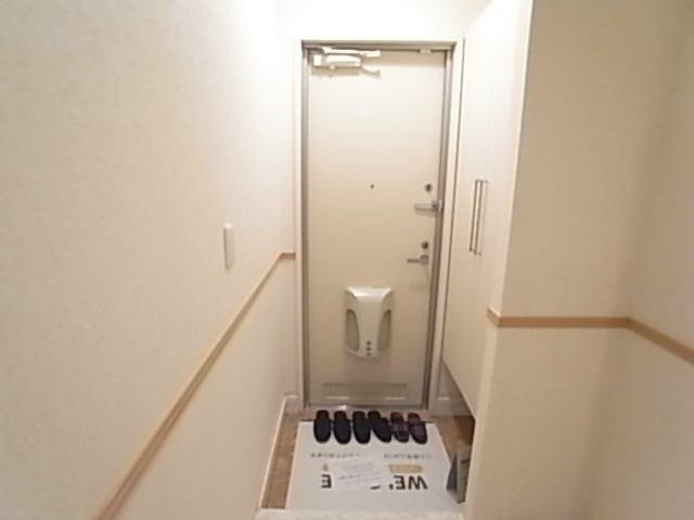 グランシャリオB 玄関
