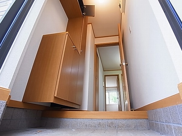 エーデルⅢ（中新宿） 玄関