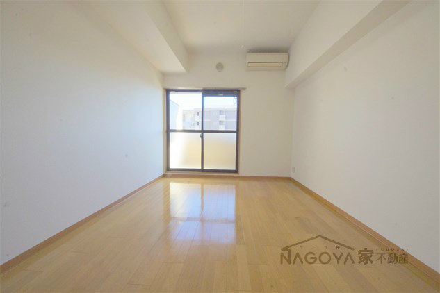 ヒルズ新栄 リビング