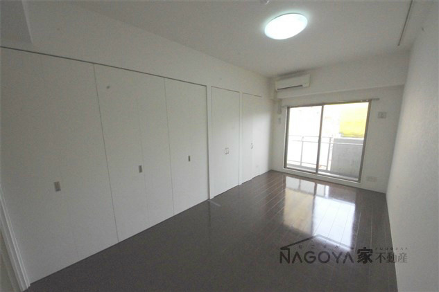 S-FORT桜山 リビング