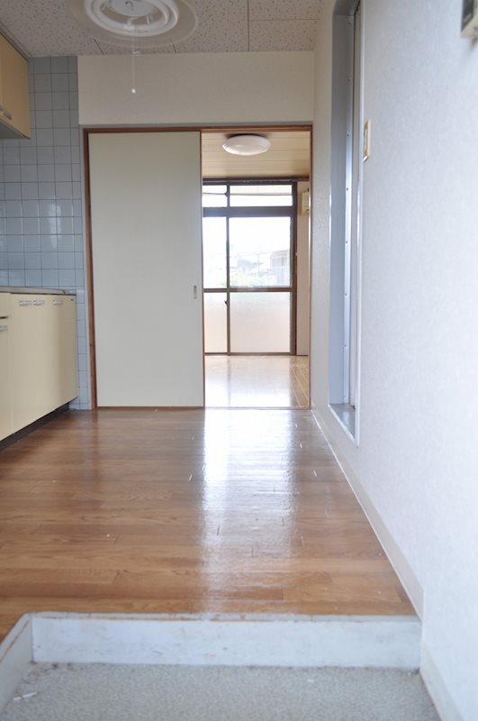 シャルム西川 玄関