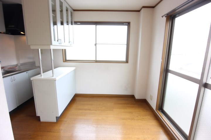 コーポラス栄里 リビング