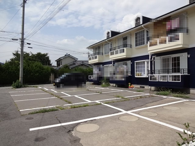シャトーシャンボール 駐車場