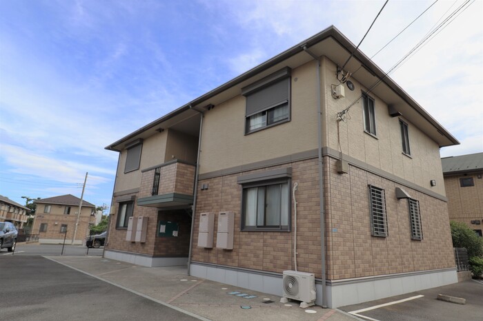 リナウル鵠沼 202号室 外観