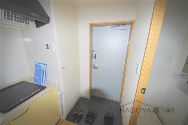 フラシア新栄町 玄関