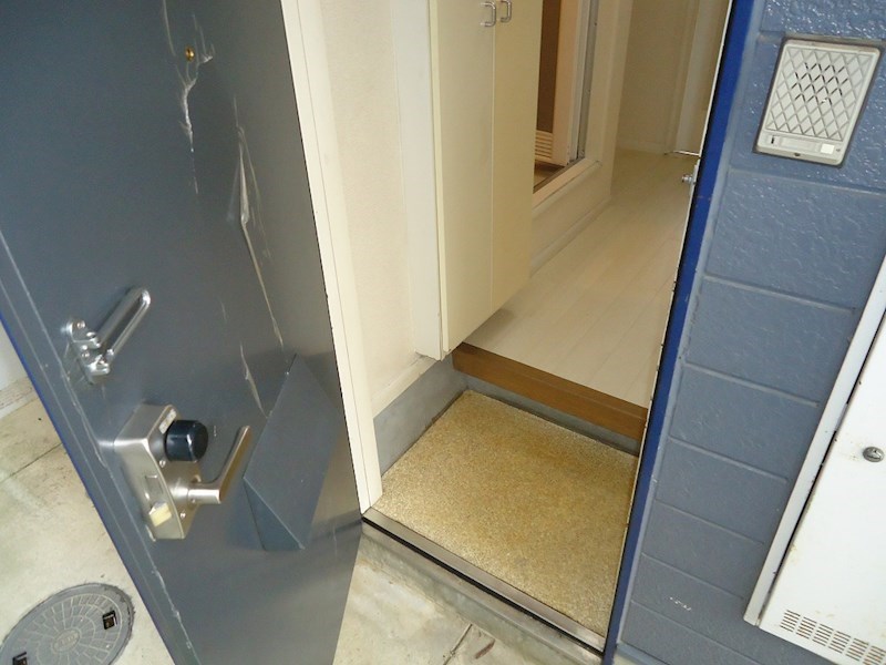 ブリリアント宮之阪 玄関