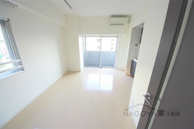 リベール名駅南 リビング