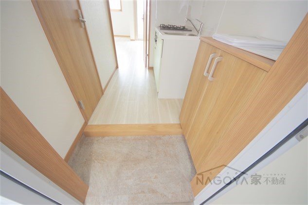 トミテラス 玄関