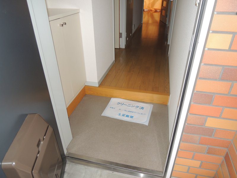 小松屋ビル 玄関