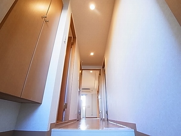 シャルマンフラットリヴァーⅠ 玄関