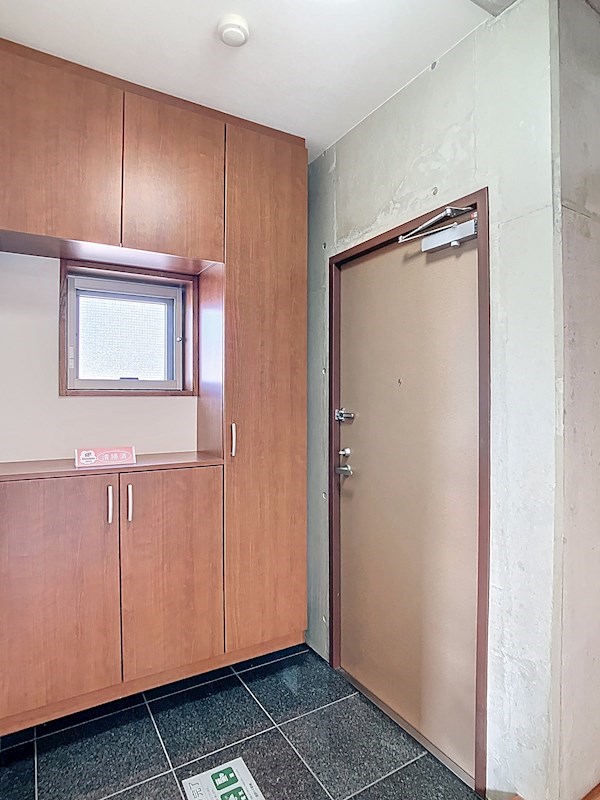 シエスタ海老塚 玄関