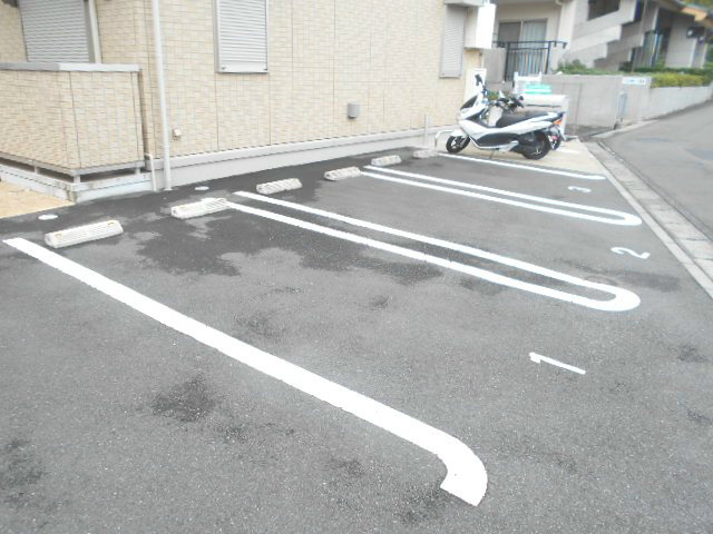 プロスペラル橘 駐車場