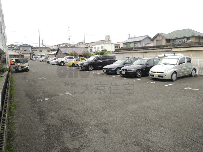 エクセル花園 駐車場
